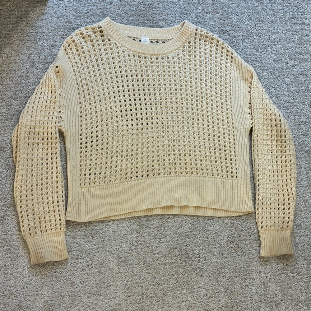 GCU Old Navy Cream Crew Neck Pull Over with Textured Knit